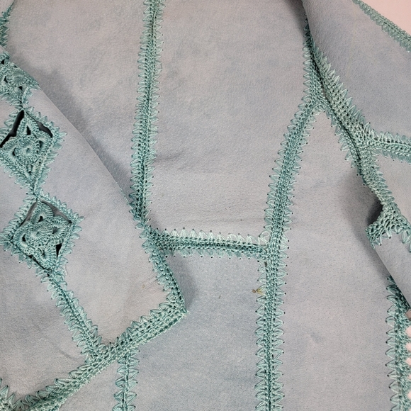 Vest - Picture 7 of 9